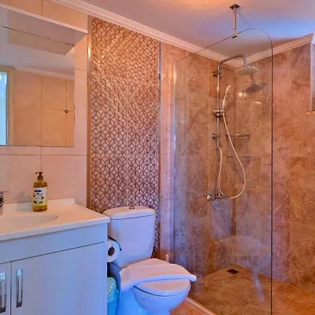 Ciftlikkoey 3 Bedroom With Private Pool 빌라